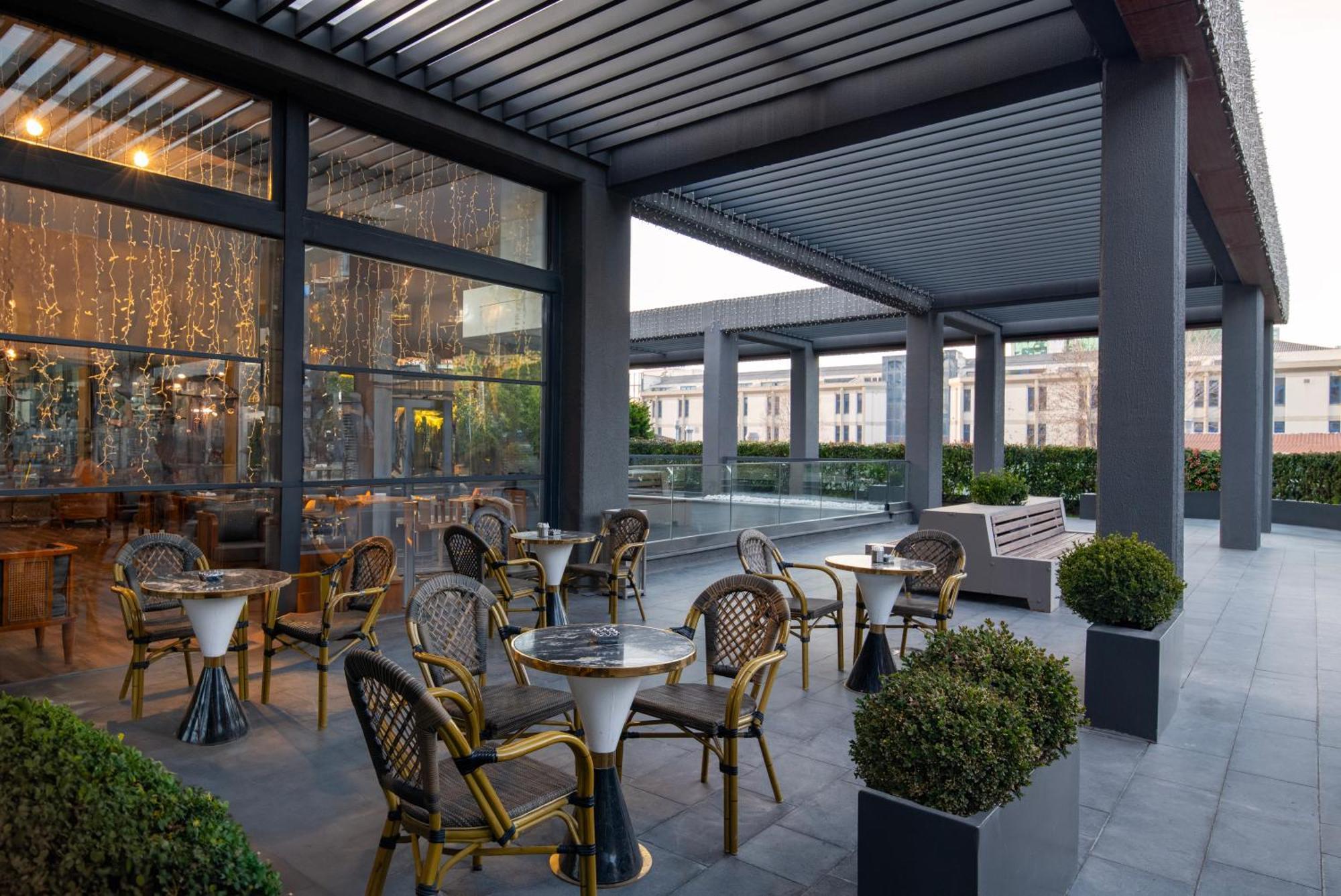 Готель Movenpick Living Istanbul West Екстер'єр фото