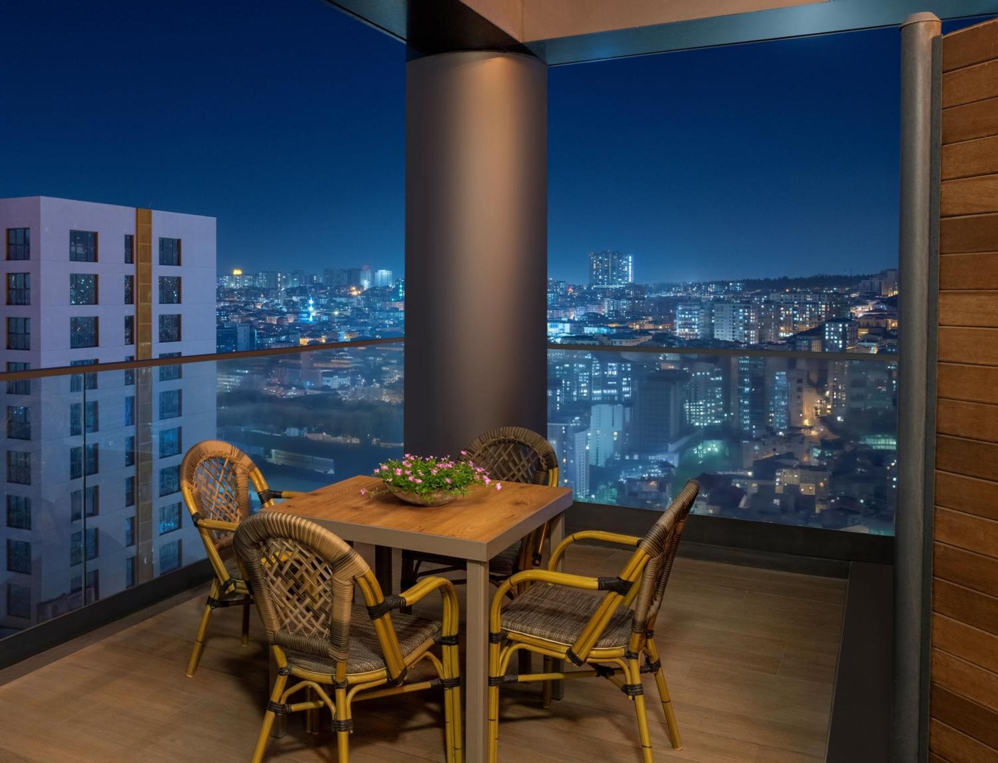 Готель Movenpick Living Istanbul West Екстер'єр фото