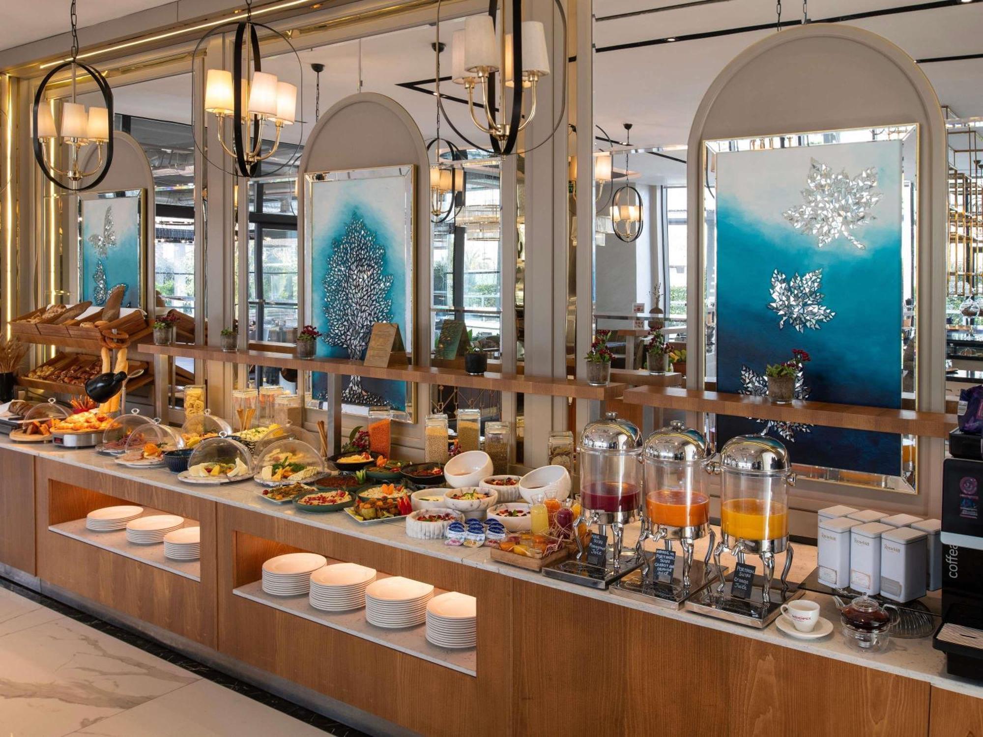 Готель Movenpick Living Istanbul West Екстер'єр фото