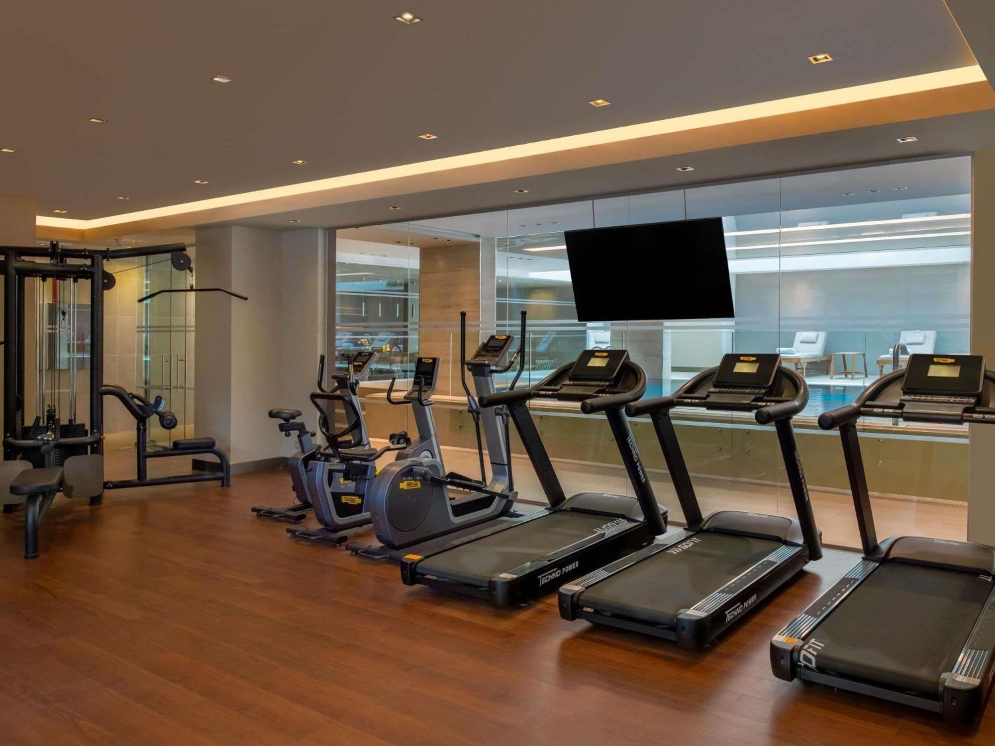 Готель Movenpick Living Istanbul West Екстер'єр фото