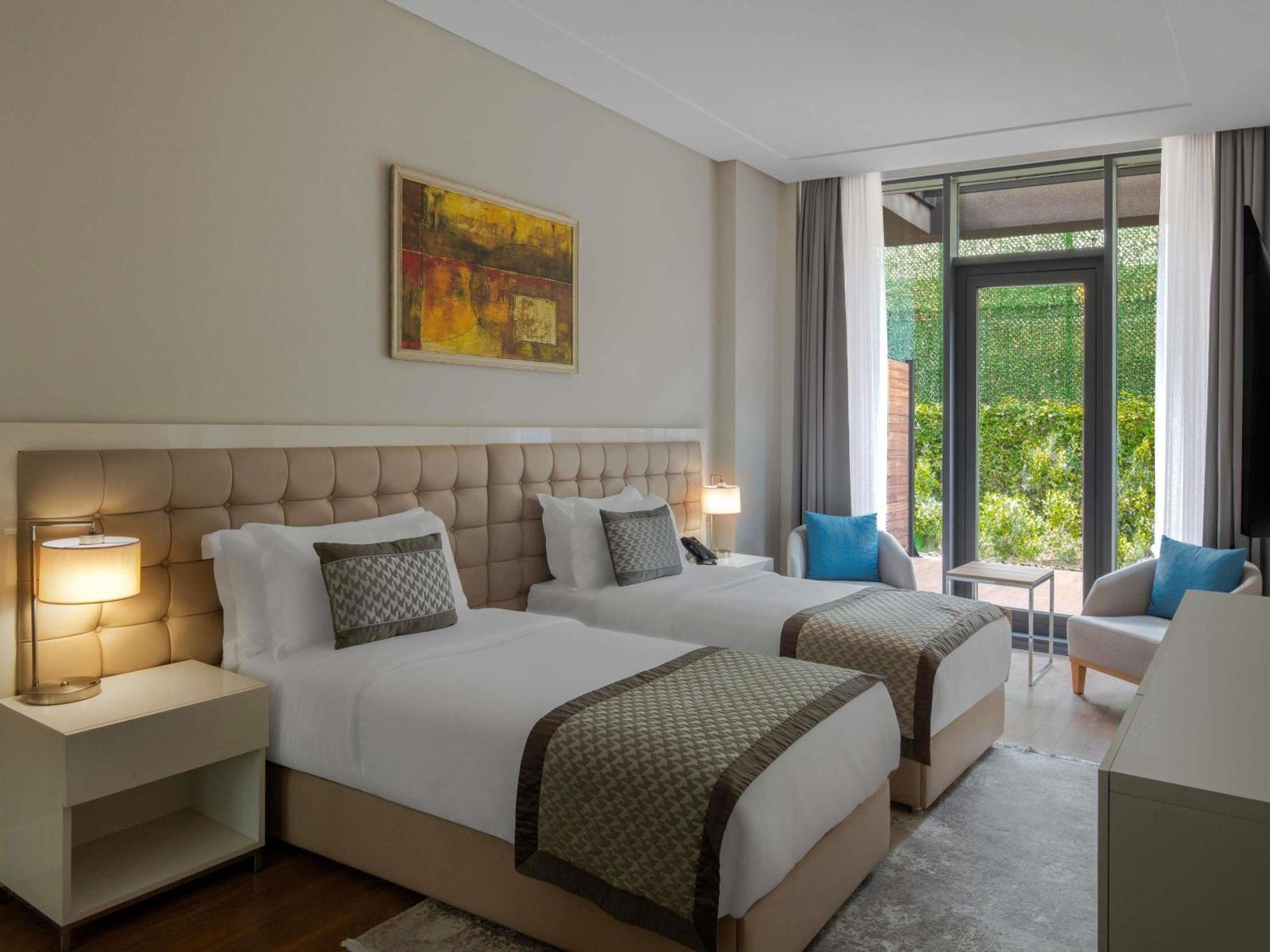 Готель Movenpick Living Istanbul West Екстер'єр фото