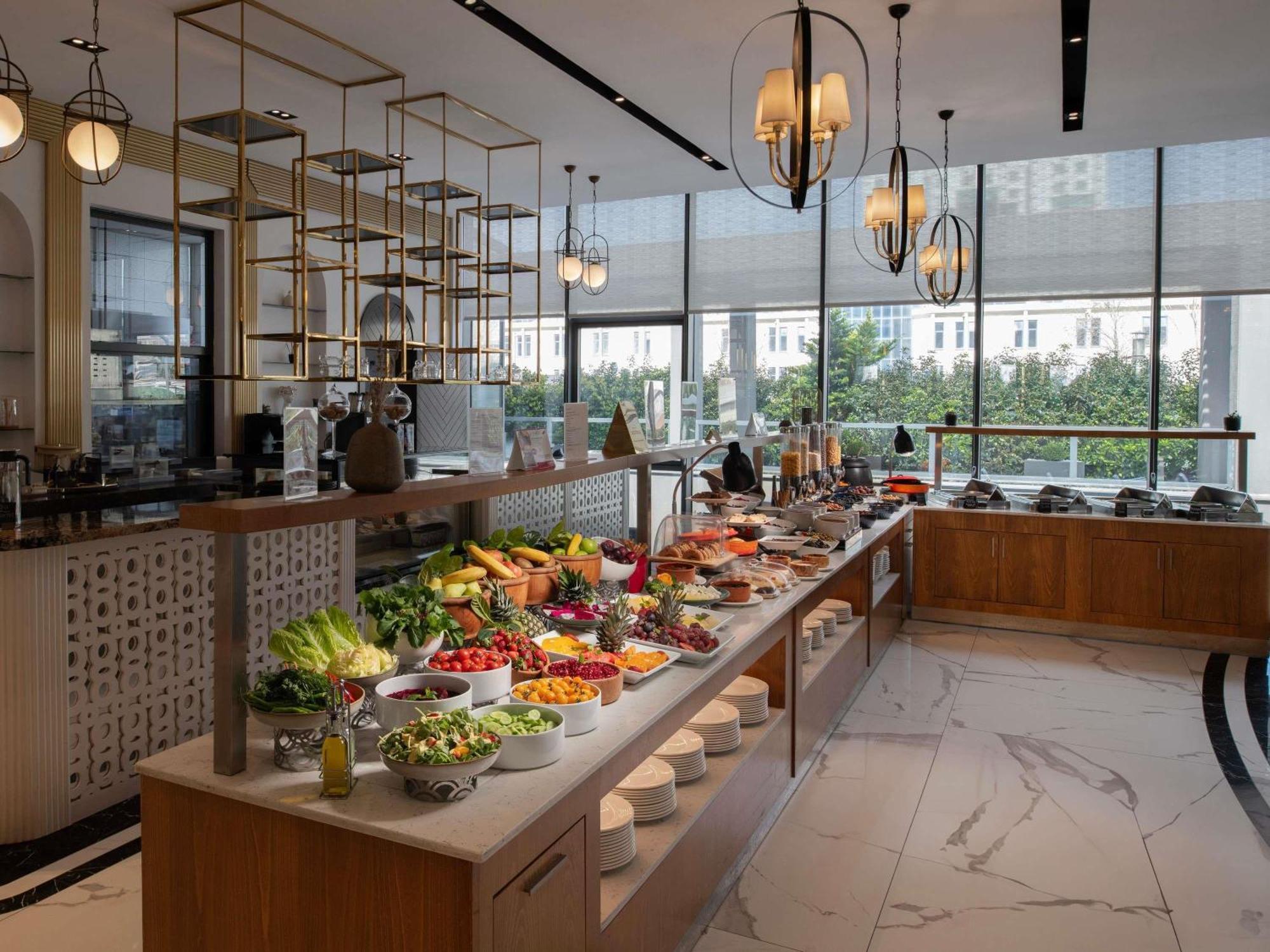 Готель Movenpick Living Istanbul West Екстер'єр фото