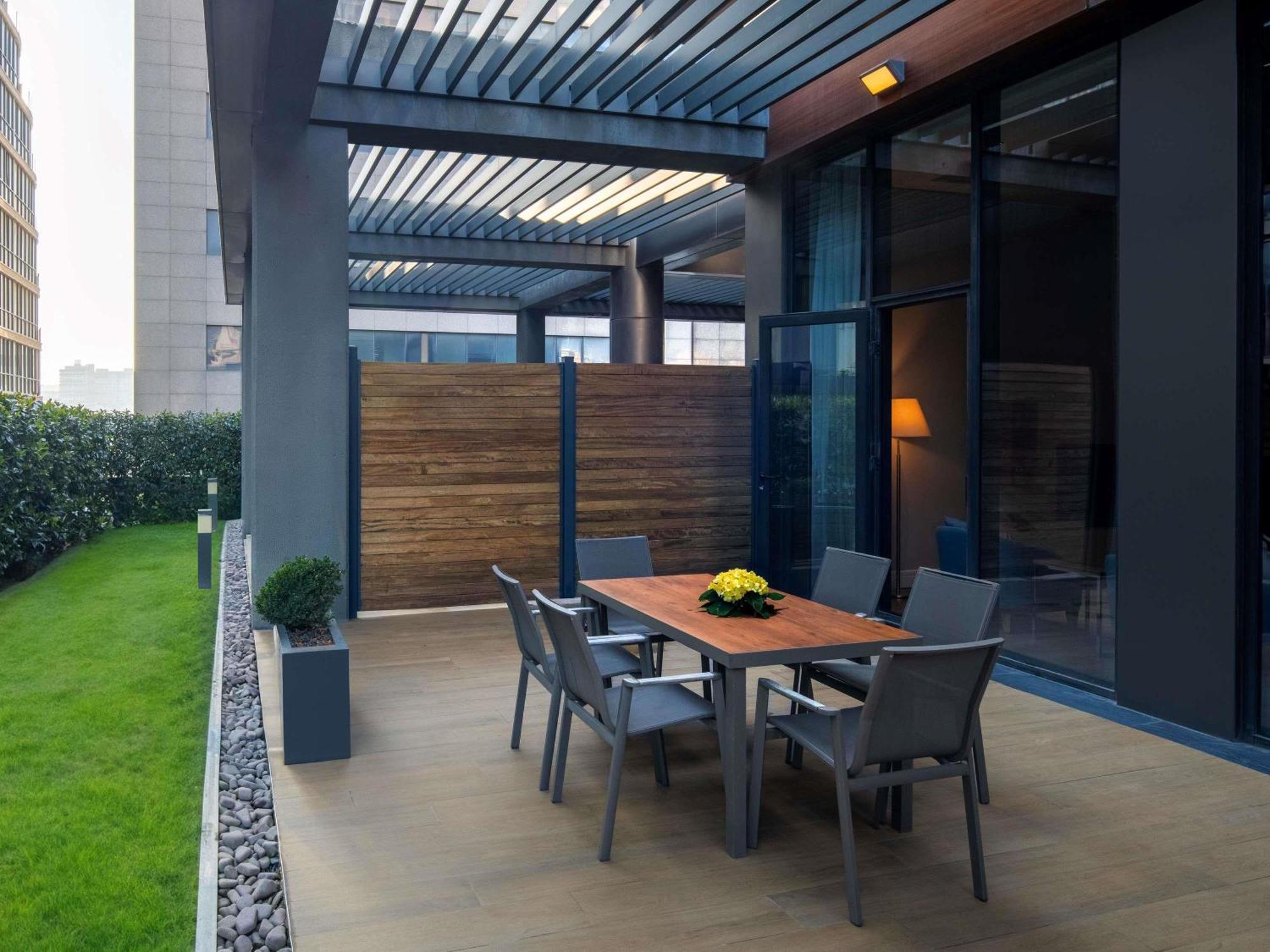 Готель Movenpick Living Istanbul West Екстер'єр фото
