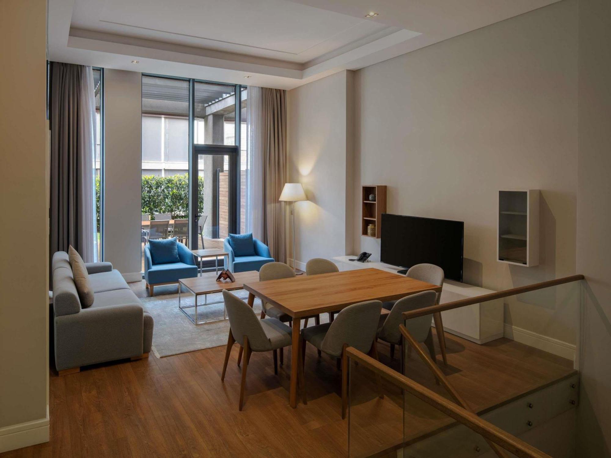 Готель Movenpick Living Istanbul West Екстер'єр фото