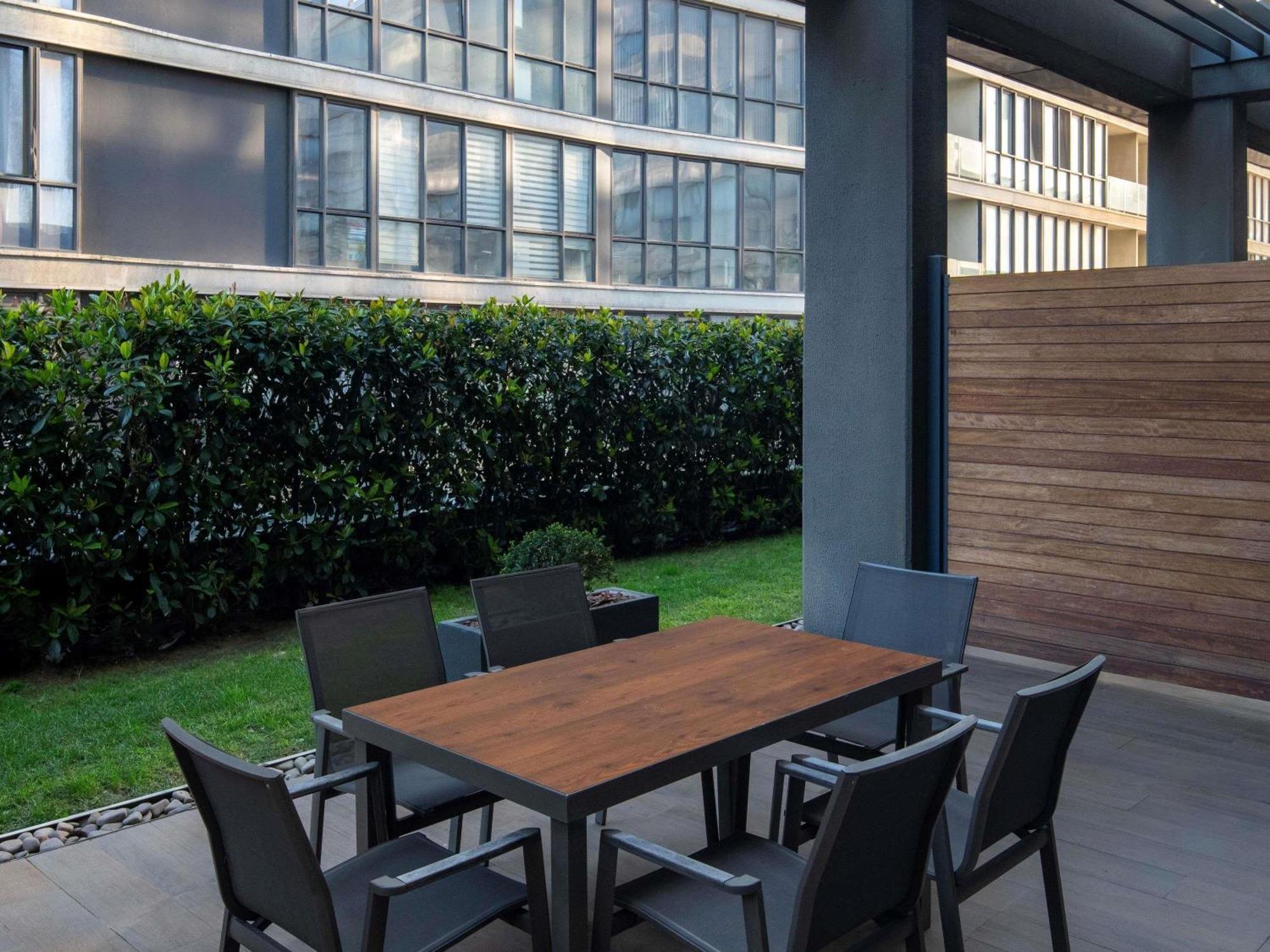 Готель Movenpick Living Istanbul West Екстер'єр фото