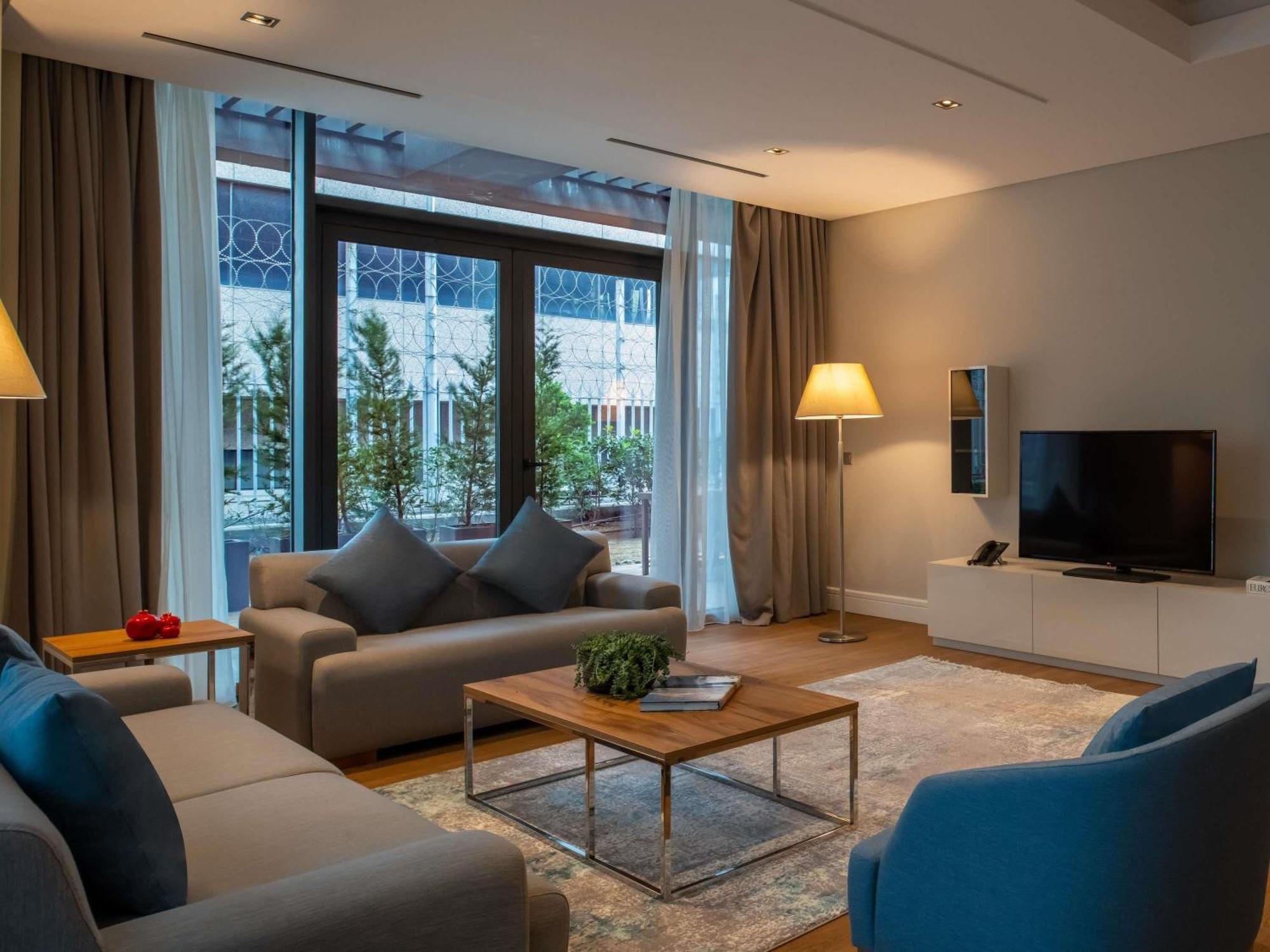 Готель Movenpick Living Istanbul West Екстер'єр фото