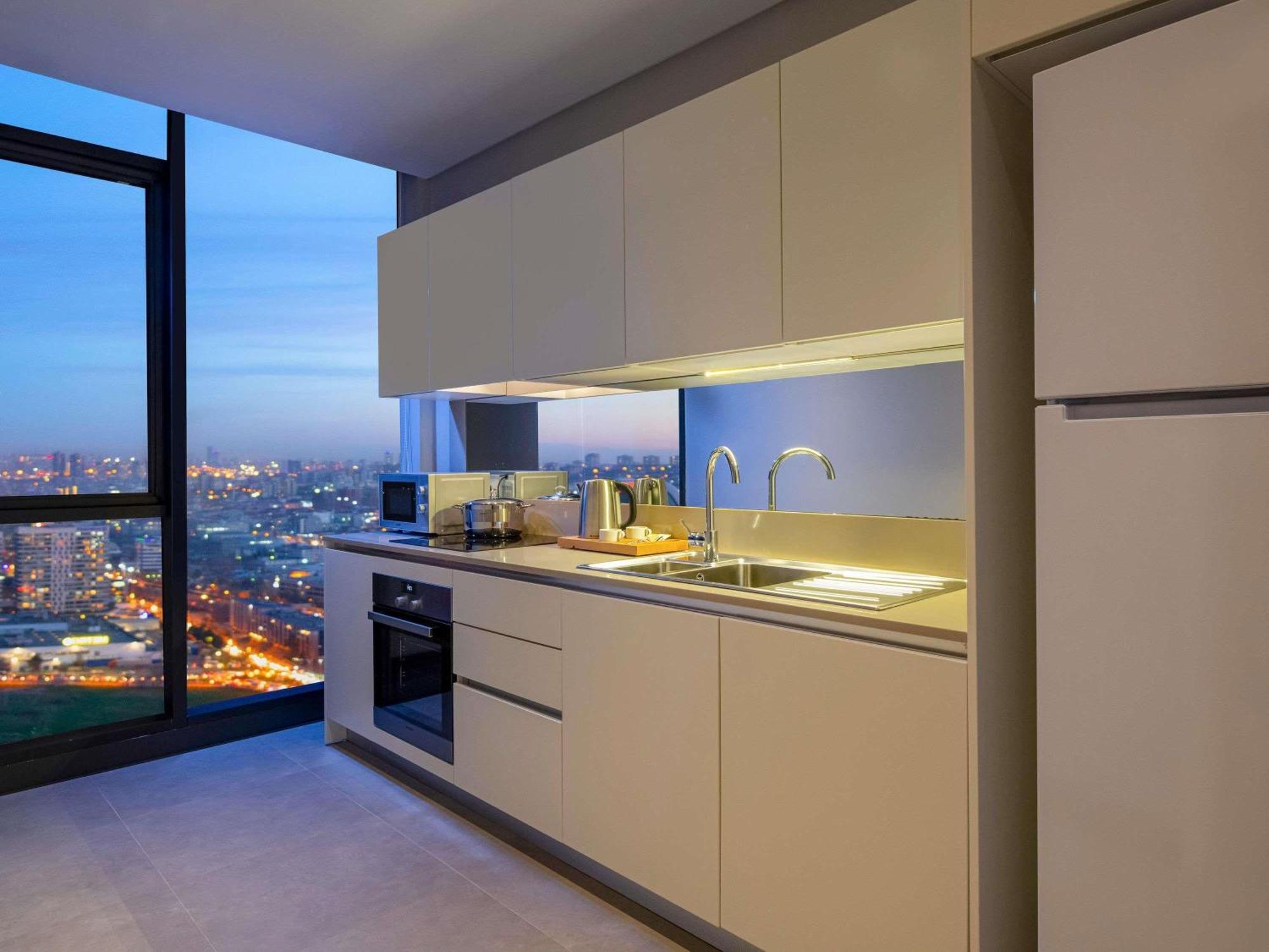 Готель Movenpick Living Istanbul West Екстер'єр фото