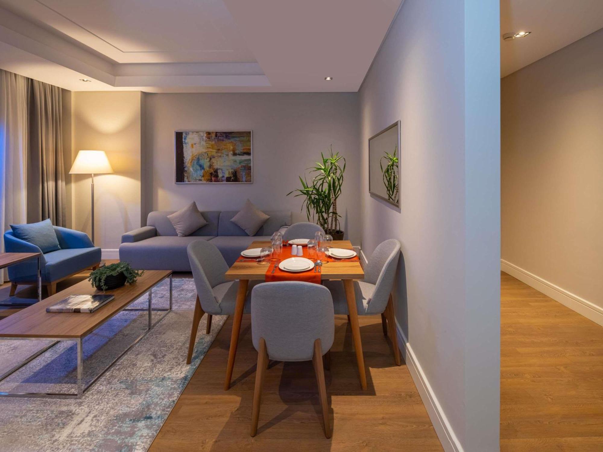 Готель Movenpick Living Istanbul West Екстер'єр фото