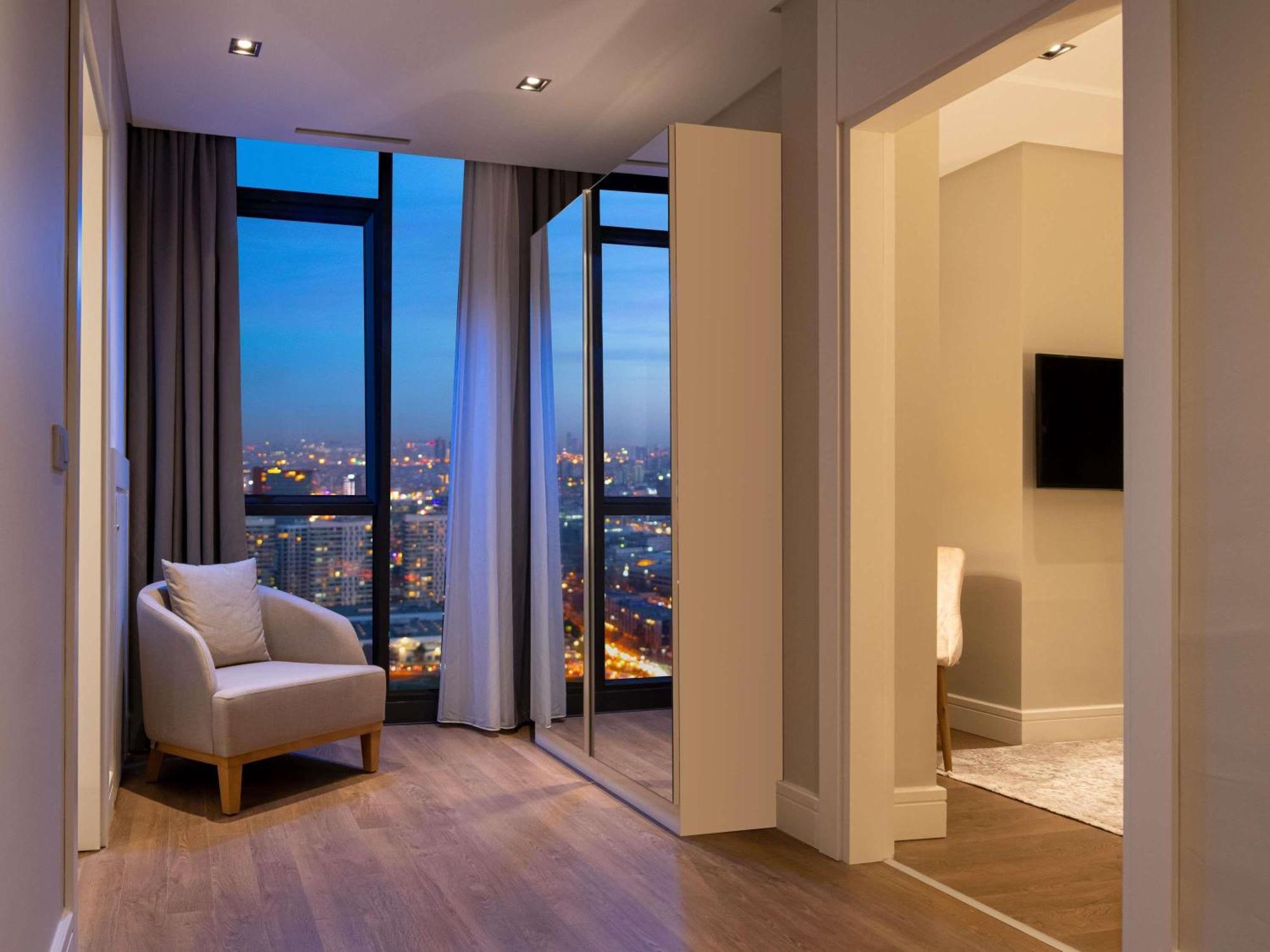 Готель Movenpick Living Istanbul West Екстер'єр фото