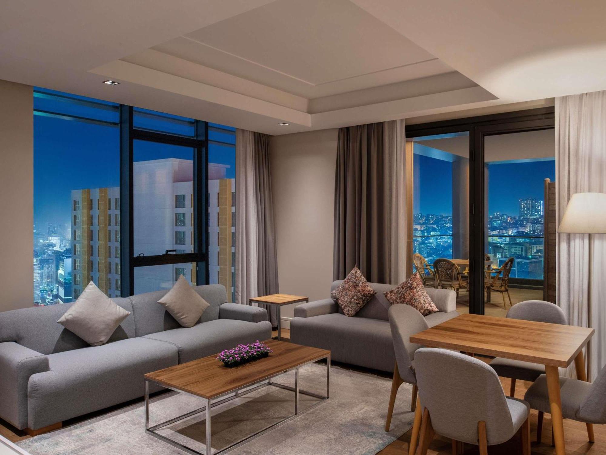 Готель Movenpick Living Istanbul West Екстер'єр фото